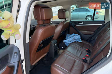 Внедорожник / Кроссовер Volkswagen Tiguan 2012 в 