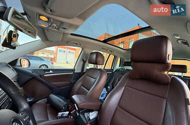 Внедорожник / Кроссовер Volkswagen Tiguan 2012 в 