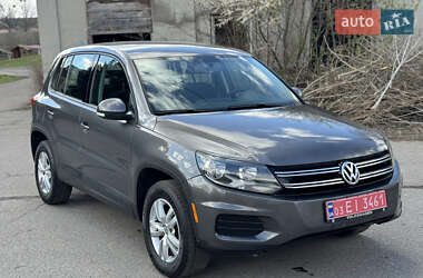 Позашляховик / Кросовер Volkswagen Tiguan 2014 в 
