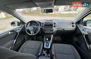 Позашляховик / Кросовер Volkswagen Tiguan 2014 в 
