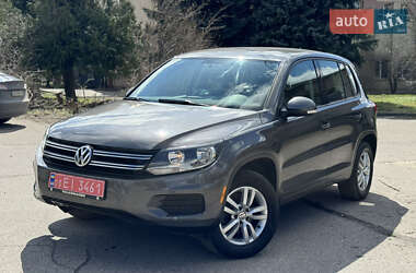 Позашляховик / Кросовер Volkswagen Tiguan 2014 в 