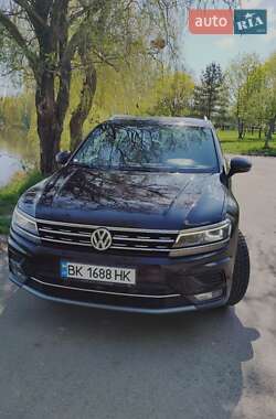 Позашляховик / Кросовер Volkswagen Tiguan 2017 в Рівному