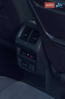Внедорожник / Кроссовер Volkswagen Tiguan 2018 в 