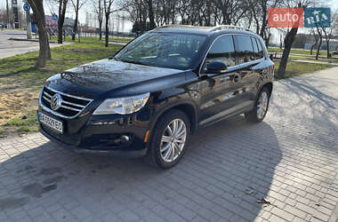 Позашляховик / Кросовер Volkswagen Tiguan 2008 в 