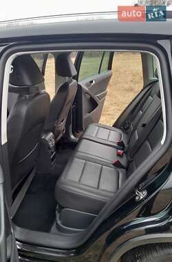 Внедорожник / Кроссовер Volkswagen Tiguan 2010 в 