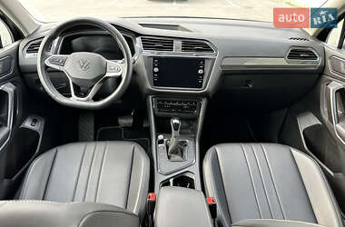 Внедорожник / Кроссовер Volkswagen Tiguan 2023 в 