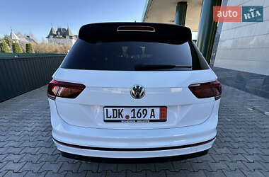 Внедорожник / Кроссовер Volkswagen Tiguan 2020 в 