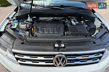 Позашляховик / Кросовер Volkswagen Tiguan 2019 в 