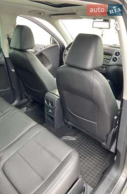 Внедорожник / Кроссовер Volkswagen Tiguan 2012 в 