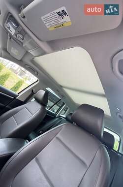 Внедорожник / Кроссовер Volkswagen Tiguan 2012 в 