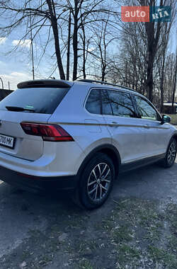 Внедорожник / Кроссовер Volkswagen Tiguan 2018 в 