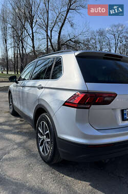 Внедорожник / Кроссовер Volkswagen Tiguan 2018 в 