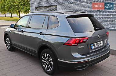 Внедорожник / Кроссовер Volkswagen Tiguan 2022 в 