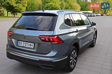Внедорожник / Кроссовер Volkswagen Tiguan 2022 в 
