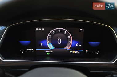 Внедорожник / Кроссовер Volkswagen Tiguan 2022 в 