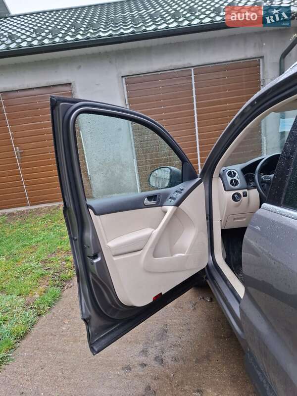 Позашляховик / Кросовер Volkswagen Tiguan 2010 в Снятині фото 12 Позашляховик / Кросовер Volkswagen Tiguan 2010 в Снятині