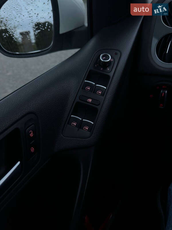 Внедорожник / Кроссовер Volkswagen Tiguan 2011 в Жовкве