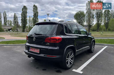 Позашляховик / Кросовер Volkswagen Tiguan 2016 в 