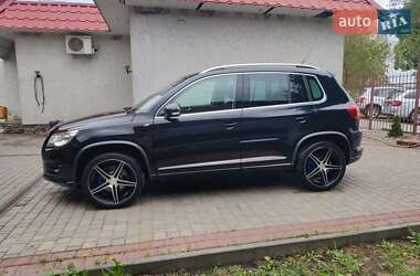 Позашляховик / Кросовер Volkswagen Tiguan 2009 в 