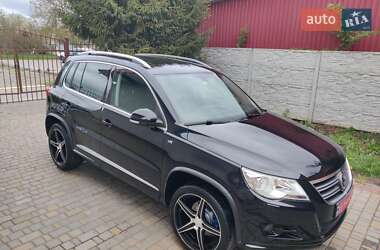 Позашляховик / Кросовер Volkswagen Tiguan 2009 в 