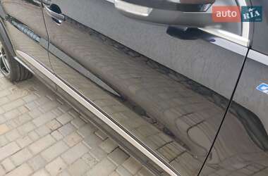 Позашляховик / Кросовер Volkswagen Tiguan 2009 в 