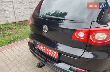 Позашляховик / Кросовер Volkswagen Tiguan 2009 в 