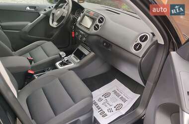 Позашляховик / Кросовер Volkswagen Tiguan 2009 в 