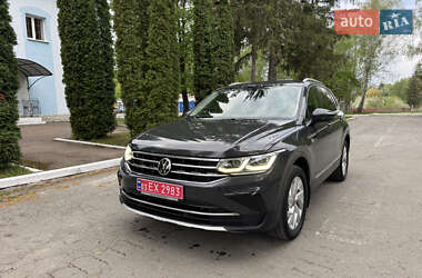 Внедорожник / Кроссовер Volkswagen Tiguan 2021 в 