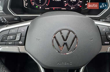 Внедорожник / Кроссовер Volkswagen Tiguan 2021 в 