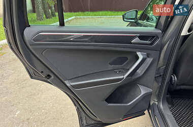 Внедорожник / Кроссовер Volkswagen Tiguan 2021 в 