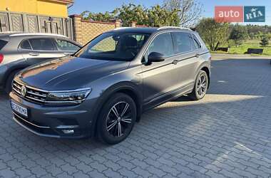 Позашляховик / Кросовер Volkswagen Tiguan 2020 в 
