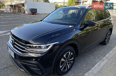Внедорожник / Кроссовер Volkswagen Tiguan 2021 в Киеве