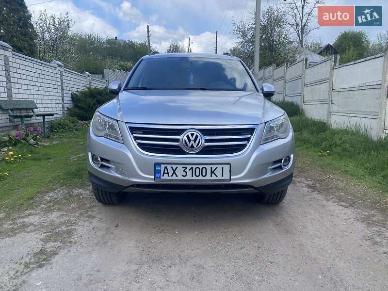 Позашляховик / Кросовер Volkswagen Tiguan 2010 в Новій Водолагі