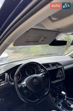 Внедорожник / Кроссовер Volkswagen Tiguan 2018 в 