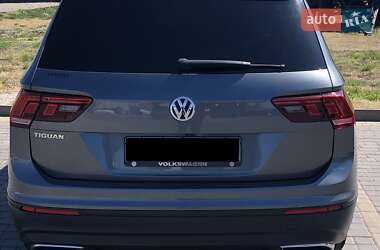 Позашляховик / Кросовер Volkswagen Tiguan 2020 в 
