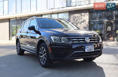 Внедорожник / Кроссовер Volkswagen Tiguan 2019 в 
