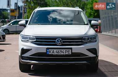 Внедорожник / Кроссовер Volkswagen Tiguan 2021 в 