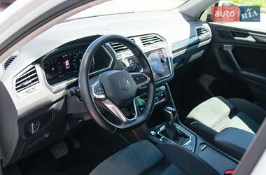 Внедорожник / Кроссовер Volkswagen Tiguan 2021 в 