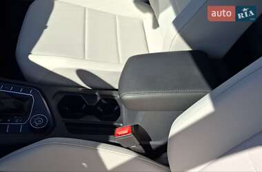 Внедорожник / Кроссовер Volkswagen Tiguan 2018 в 