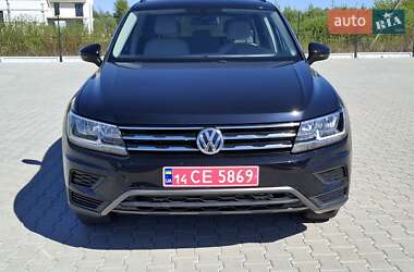 Внедорожник / Кроссовер Volkswagen Tiguan 2018 в 