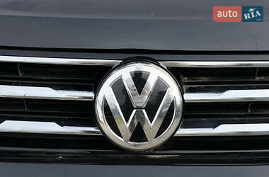 Позашляховик / Кросовер Volkswagen Tiguan 2018 в 
