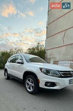 Позашляховик / Кросовер Volkswagen Tiguan 2012 в Харкові