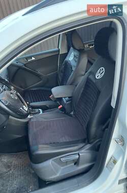 Внедорожник / Кроссовер Volkswagen Tiguan 2014 в 