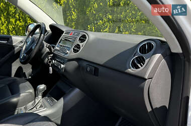Позашляховик / Кросовер Volkswagen Tiguan 2010 в 