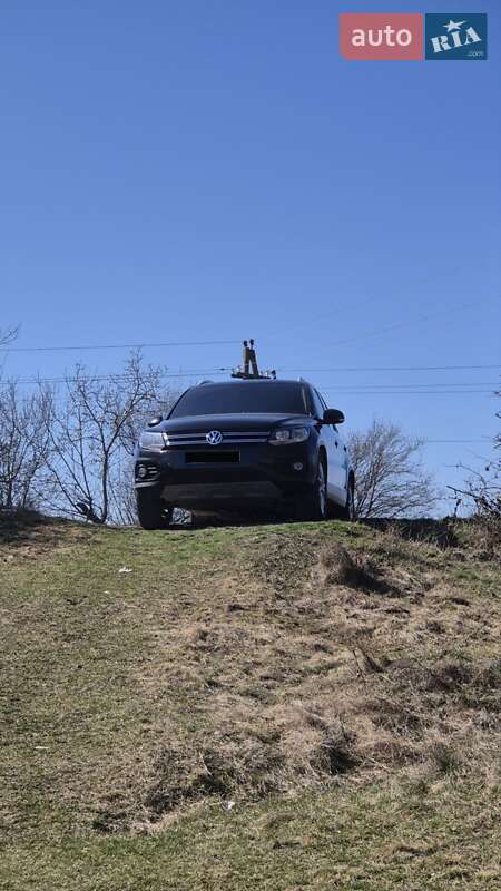 Позашляховик / Кросовер Volkswagen Tiguan 2014 в 