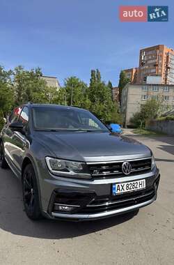 Внедорожник / Кроссовер Volkswagen Tiguan 2019 в 