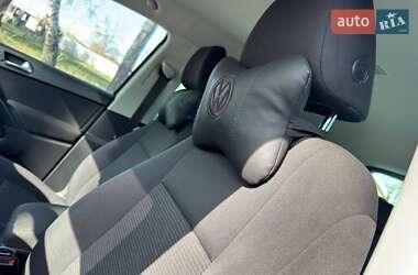 Внедорожник / Кроссовер Volkswagen Tiguan 2016 в 