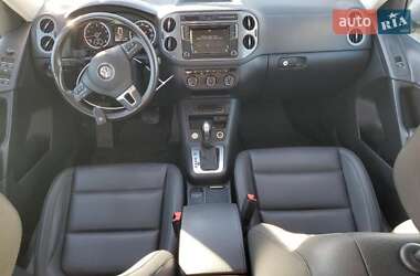 Внедорожник / Кроссовер Volkswagen Tiguan 2016 в 