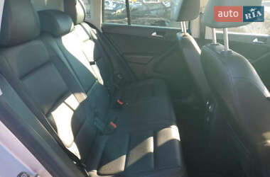 Внедорожник / Кроссовер Volkswagen Tiguan 2016 в 