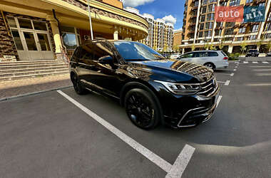 Внедорожник / Кроссовер Volkswagen Tiguan 2022 в 